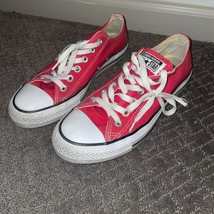 Women’s Converse size 8